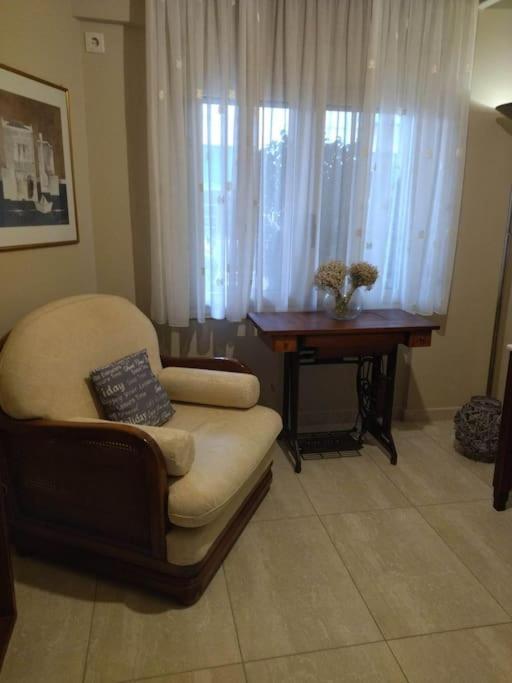 Kalamata Beach Maizonette Ground Floor And Semi-Basement With Yard Exterior photo