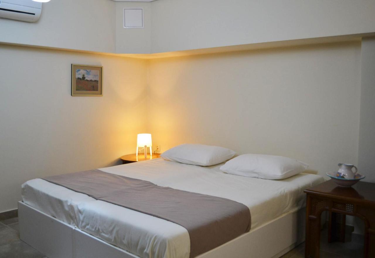 Kalamata Beach Maizonette Ground Floor And Semi-Basement With Yard Exterior photo