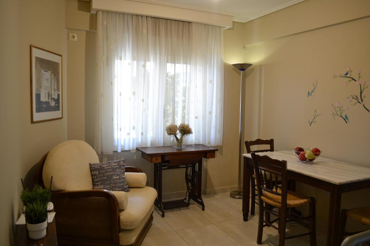 Kalamata Beach Maizonette Ground Floor And Semi-Basement With Yard Exterior photo